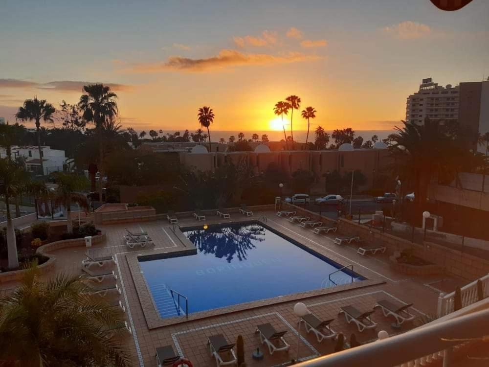 פלאייה דה לאס אמריקס Borinquen Sky Apartments מראה חיצוני תמונה