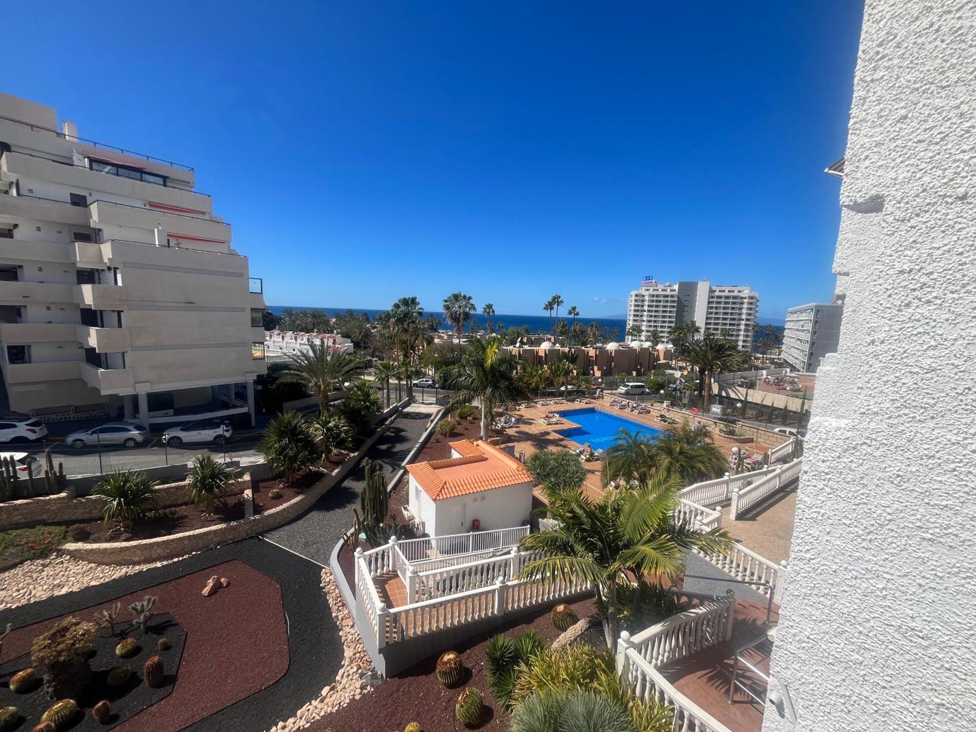 פלאייה דה לאס אמריקס Borinquen Sky Apartments מראה חיצוני תמונה